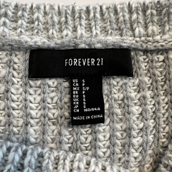 Knitted Sweater Womens - Picture 3 of 3